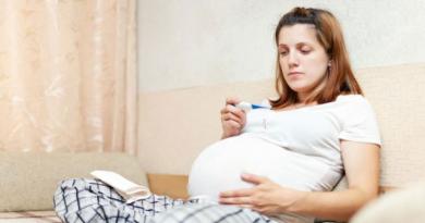 A është e mundur që gratë shtatzëna të vendosin gota?